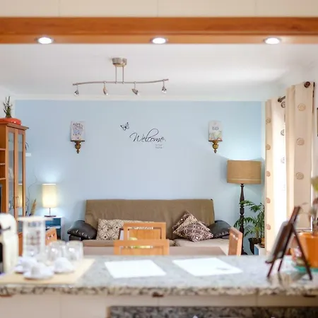 Rito's Paradise Apartment *